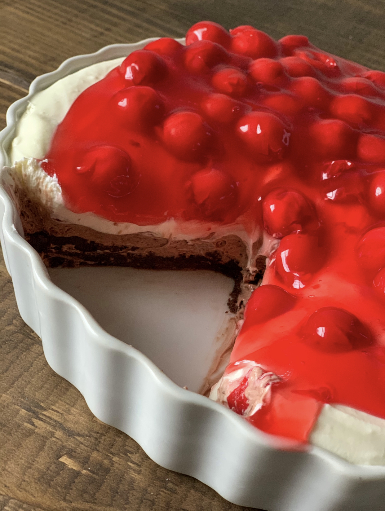 low-carb-chocolate-cherry-no-bake-cheesecake